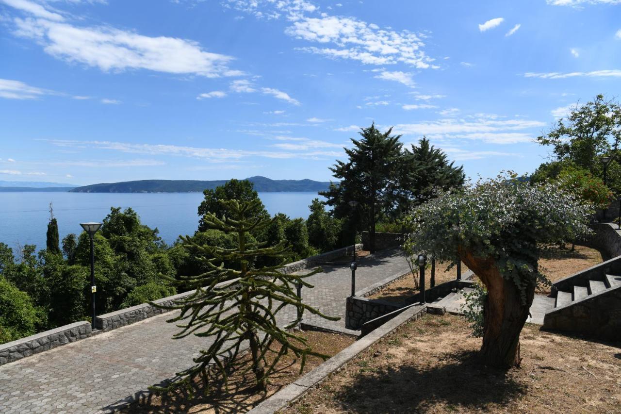 Apartments Near The Beach, With Terraces And Seaview At House B. Mošćenička Draga 外观 照片