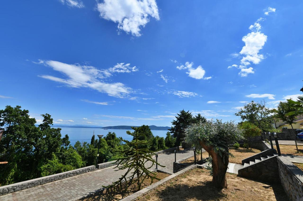 Apartments Near The Beach, With Terraces And Seaview At House B. Mošćenička Draga 外观 照片